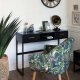Atmosphera Sztuczna orchidea w nietradycyjnym wazonie, efektowny ornament w formie kolorowych kwiatów 2