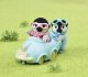 Figurka Epoch SYLVANIAN Pingwinki w samochodzie 05695 5