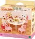 Epoch Sylvanian Families - Stół, krzesła i mnóstwo słodkości (5742SYL) 6