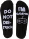 Out of the blue Długie Skarpetki ze Śmiesznym Napisem - DO NOT DISTURB! I'M GAMING 1