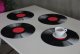 Bertoni Zestaw podkładek na stół okrągłych 4D - VINYL  1