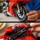 Technic Motocykl Ducati Panigale V4 S (42202) 6