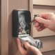 SEJF SKRYTKA NA KLUCZE SKRZYNKA KASETKA NA ŚCIANĘ SZYFR KOD AirBnB BOOKING 10