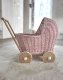 Wiklinowy wózek dla lalek pchacz - różowy 4