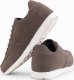 Męskie sportowe buty sneakersy z ekoskóry o zamszowym wykończeniu  ciemnobrązowe V2 OM-FOCS-0161 44 3