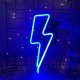 NEON LED WISZĄCY LAMPKA ŚCIENNA BŁYSKAWICA USB 3xAA 7