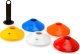 Pachołki talerzyki stożkowe 50szt.   stojak / TT50-19MULTIZestaw 50 pachołków stożkowych SMJ sport (19 cm, wys. 5 cm, 18 g). W zestawie stojak i siatkowy pokrowiec. Kolory mix. Idealne do wyznaczania stref, torów i ćwiczeń treningowych. 2