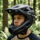 Kiddimoto Kask pełno twarzowa Nils Extreme MTW101 czarny lekki regulowane dopasowanie 8