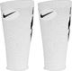 Nike Opaski piłkarskie Guard Lock Elite Sleeves białe r. M (SE0173 103) 1