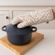 Excellent Houseware Rękawica kuchenna bawełniana z magnesem beżowa 32 cm (8592381238056) 2