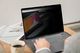 Filtr Moshi Moshi Umbra - Folia ochronna na ekran MacBook Pro 16 z filtrem prywatyzującym (czarna ramka) 8