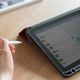 Etui na tablet Uniq UNIQ etui Transforma iPad Pro 11" (2021) Antimicrobial czerwony/coral red 4