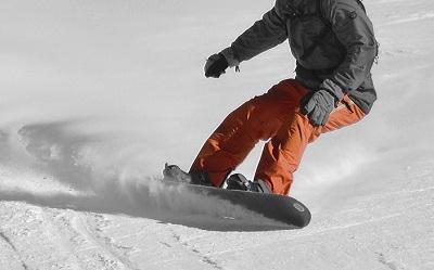 Spodnie snowboardowe – jak wybrać?
