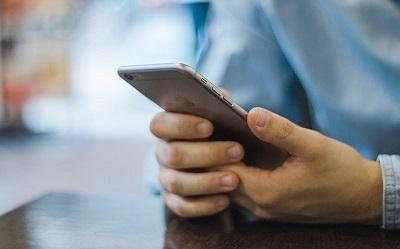 Jak wybrać dobry, pancerny smartfon? – praktyczne porady