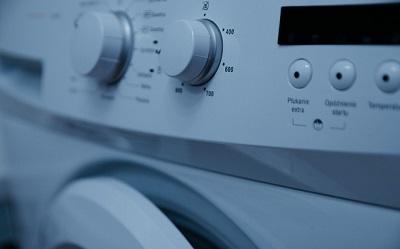 Co możesz zyskać, decydując się na pralkę z silnikiem inwerterowym?