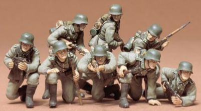 Żołnierzyki - zabawki z PRL. Miniaturki plastikowe dla dzieci