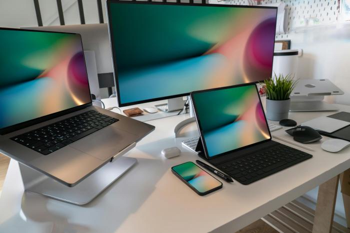 Laptop jako monitor — zwiększ swoją produktywność