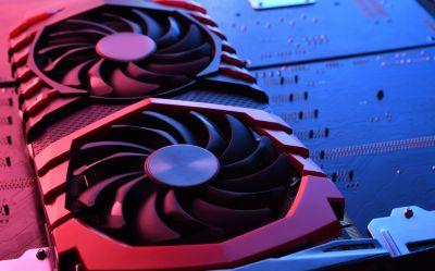 AMD RX 9060 XT vs RX 7700 XT – która karta graficzna lepsza?