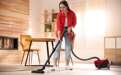 Mały odkurzacz o dużej mocy ssania – ranking 2025 [TOP10]