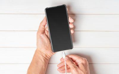 Telefon nie chce się włączyć – co zrobić krok po kroku?